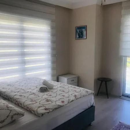 Sapanca Grand Vadi Kapali Isitma Havuzlu فيلة