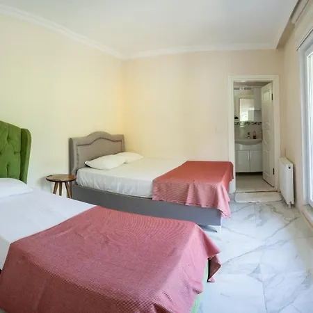 Sapanca Grand Vadi Kapali Isitma Havuzlu