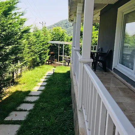 Sapanca Grand Vadi Kapali Isitma Havuzlu Villa